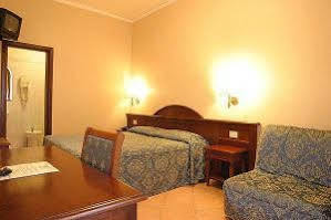 Hotel Varsavia Firenze Bagian luar foto